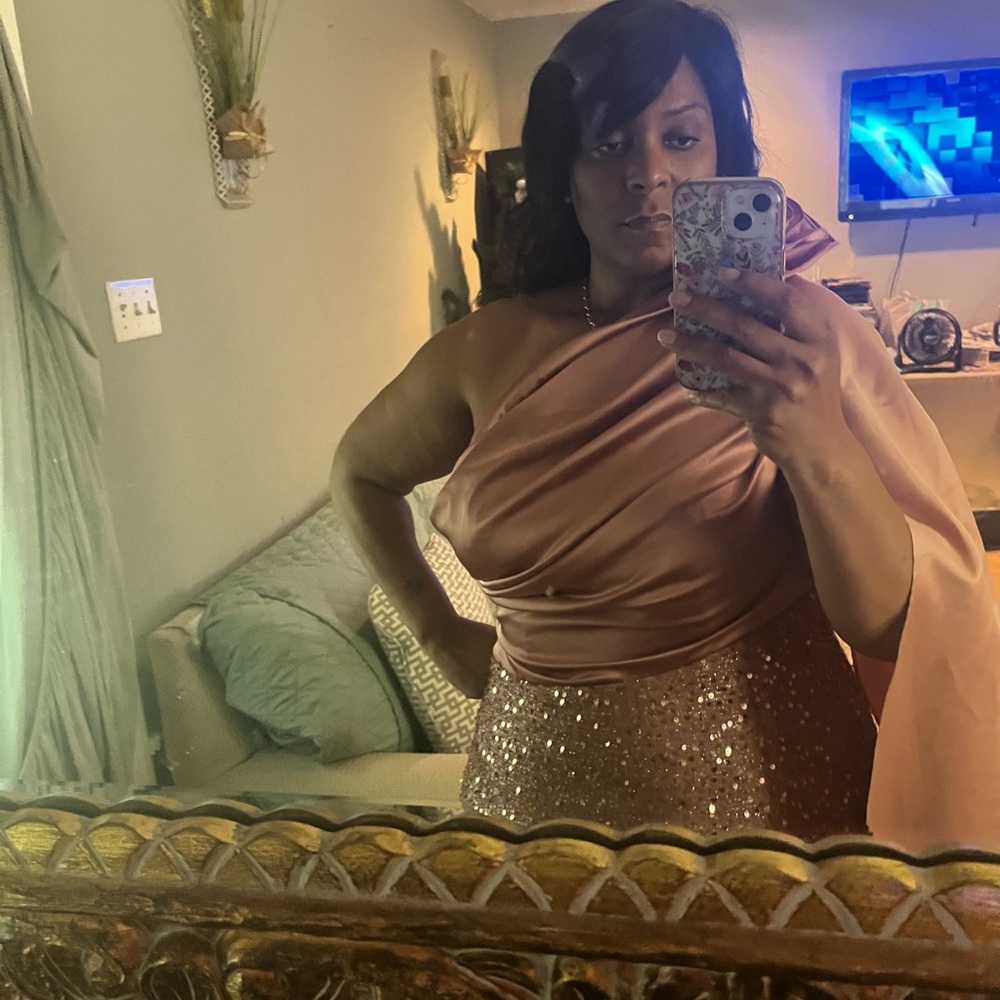 Elegant Pink One-Shoulder Dress